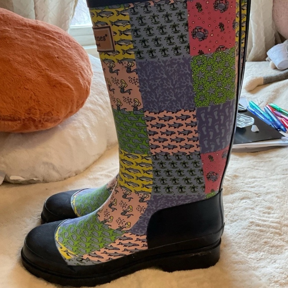 Vineyard Vines Patchwork Pattern Rain Boots in Pi… - image 2